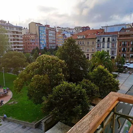 Centro De Cercano A La Playa * Gijón